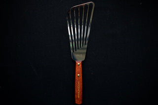 Nogent 3 star wood handle fish spatula - The Cook's Edge