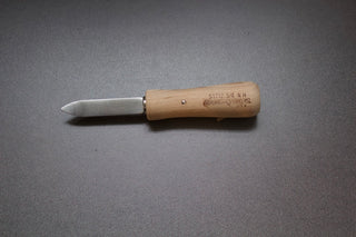 Dexter Russell New Haven Traditional 2 3/4" Oyster Knife New Haven - The Cook's Edge